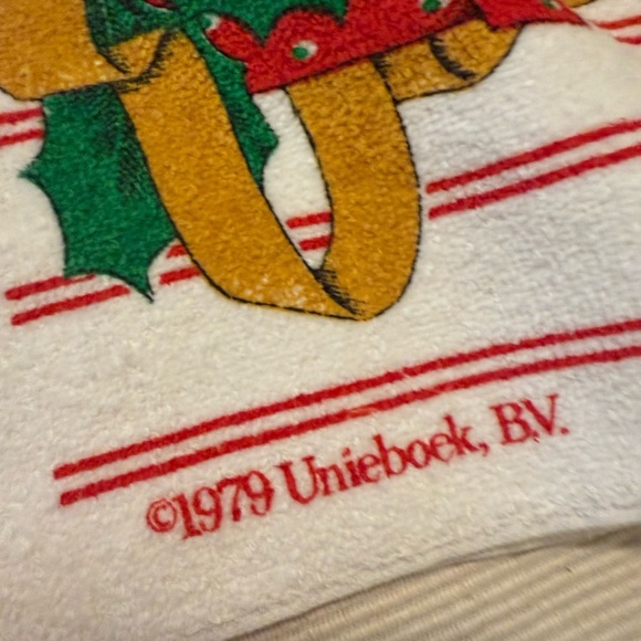 Set of 2 Vintage 1979 Gnomes Christmas Towels w/ Tags – Holiday Collectible - Picture 3 of 11